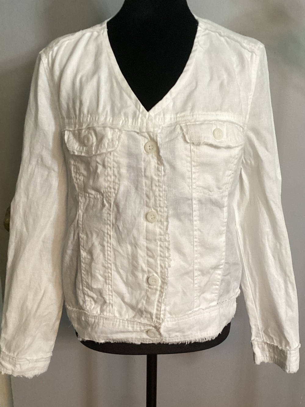 Lulu-B White V‑Neck Button-Front Denim Jacket white linen